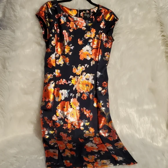 Beige By Eci Sz 4 Floral with Metallic looking flowers. BEAUTIFUL dress - Picture 3 of 15